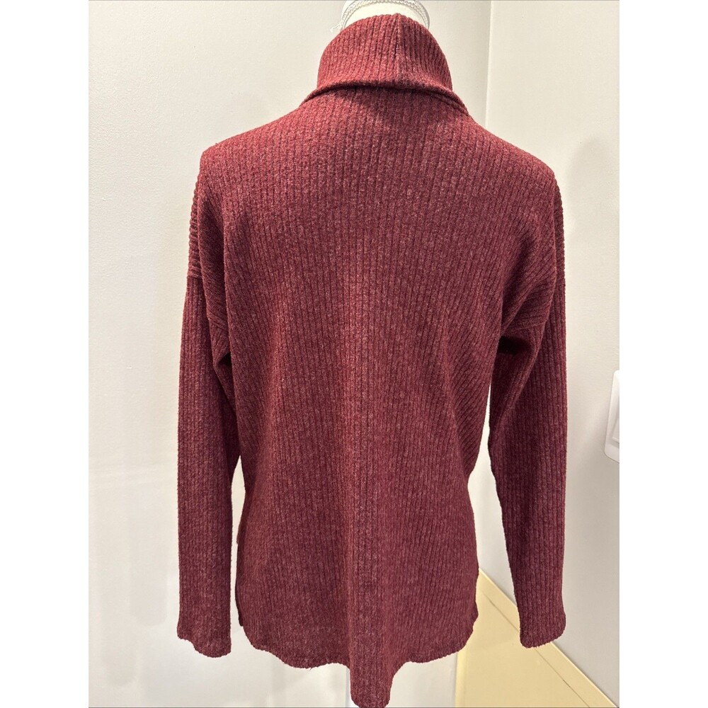 Forever 21 Womens Sweater Size Small Long Sleeve Solid Turtleneck Soft Maroon - Picture 4 of 5